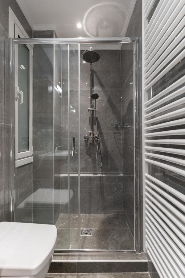Cosy 2Br Apartment Next To Bars & Restaurants Atene Esterno foto